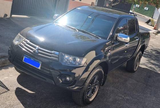 MITSUBISHI L200 TRITON 3.5 HPE 4X4 CD V6 24V FLEX 4P AUTOMÁTICO